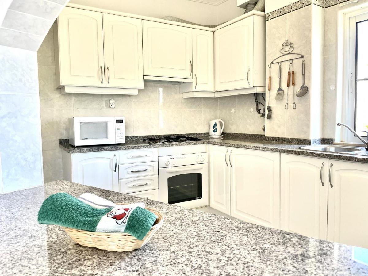 Amazing 1 Bedroom Apartment Near Marina Виламура Екстериор снимка