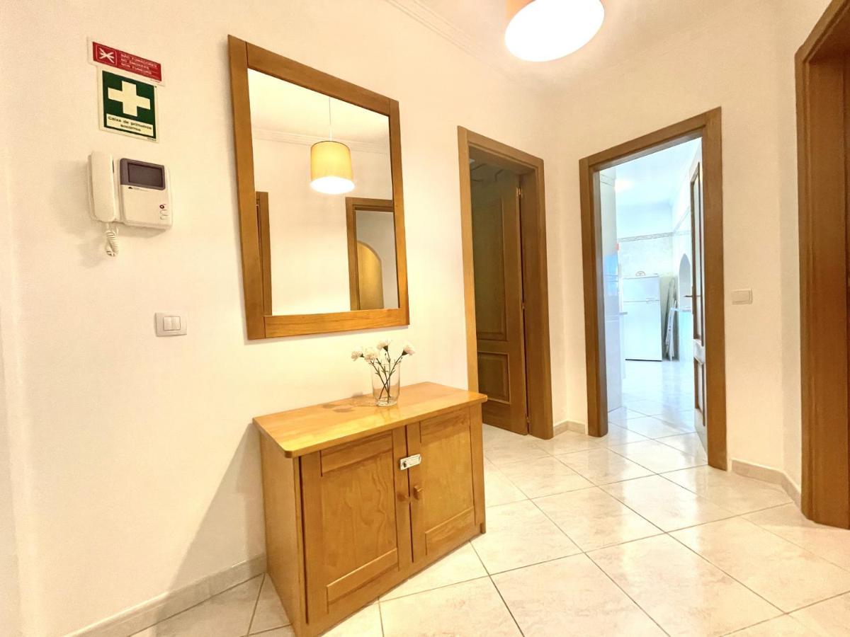 Amazing 1 Bedroom Apartment Near Marina Виламура Екстериор снимка